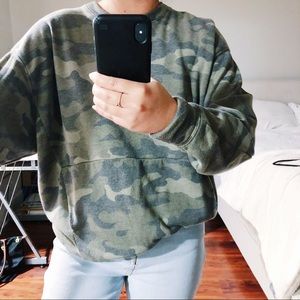 ☆ EXPRESS OVERSIZED CAMO SWEATSHIRT ☆